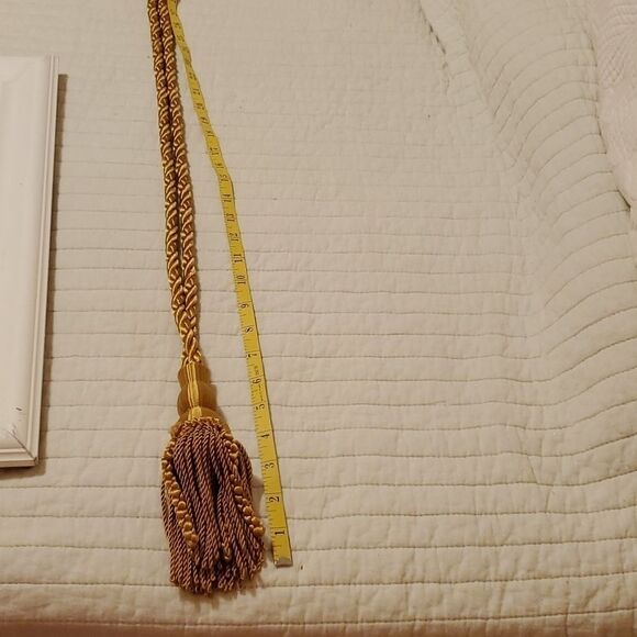 Set of 4  Gold Tassels - Picture 3 of 4